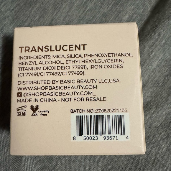 Basic Beauty Translucent Setting Powder - Picture 2 of 3